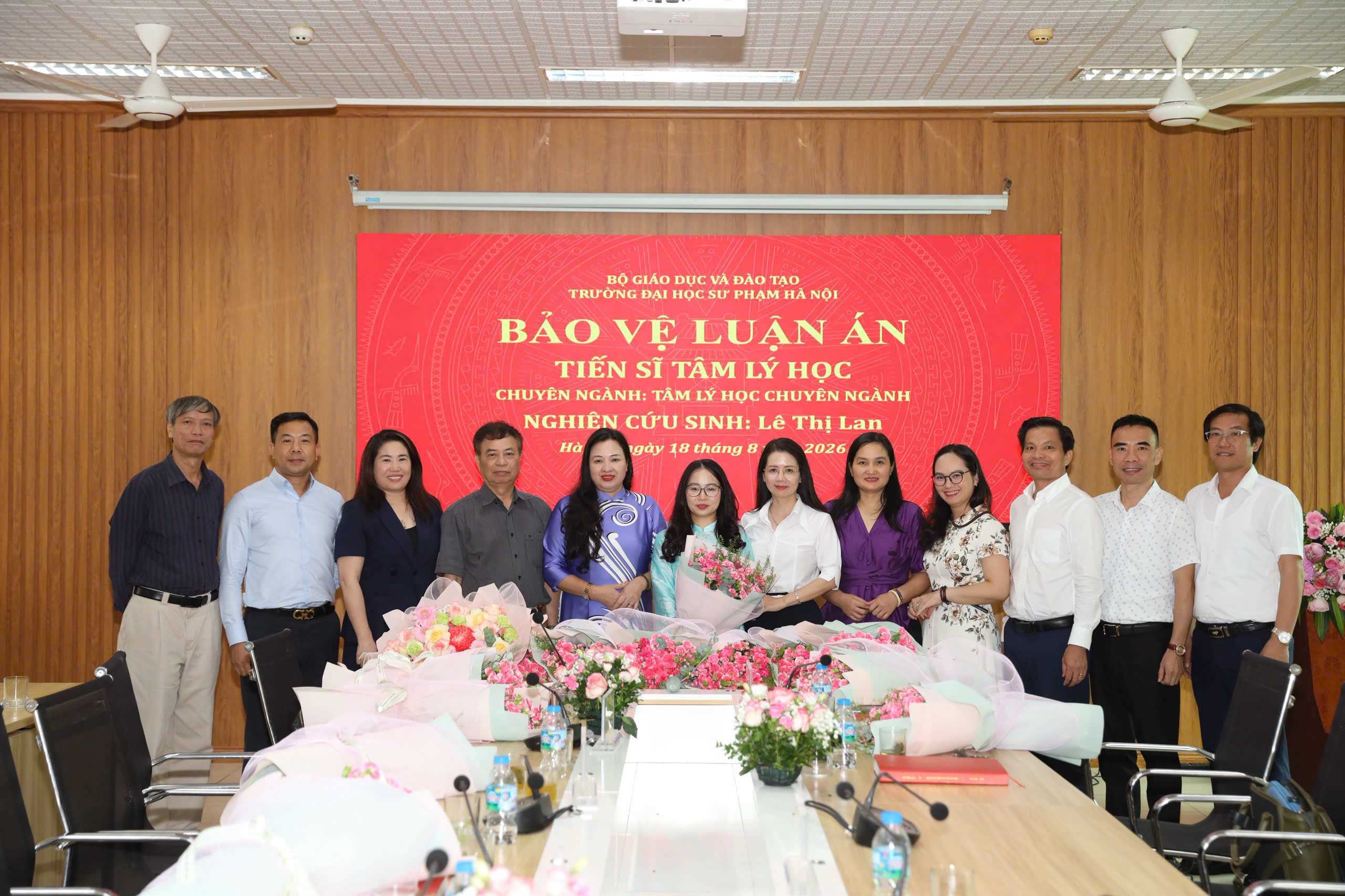 NCS Lê Thị Lan - Giảng viên khoa Tâm lý - Giáo dục bảo vệ thành công luận án tiến sĩ Tâm lý học
